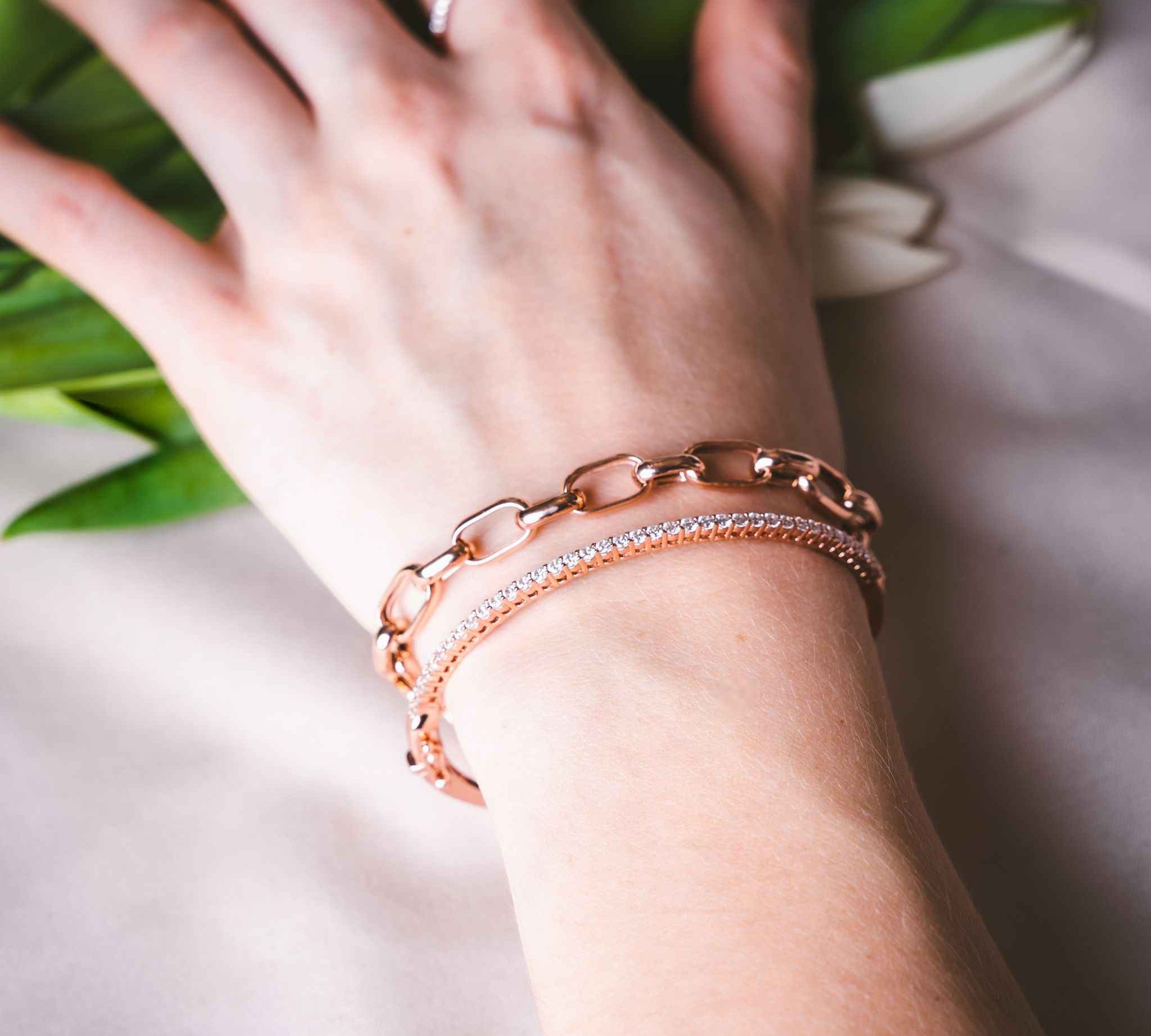 Close-up view of Rectangular Chain Link Bracelet's alternating links.